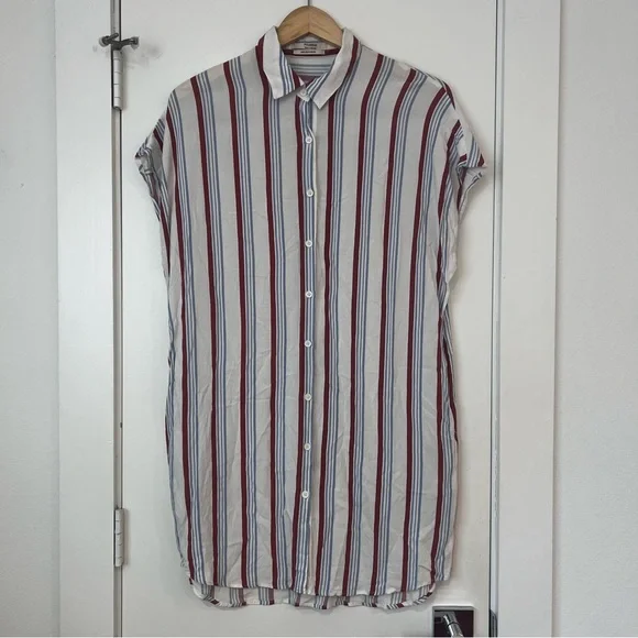 Bull and Bear Red White & Blue Tunic Button Down - Picture 3 of 10